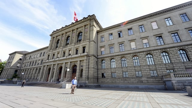 Unigebäude. Unigebäude.
