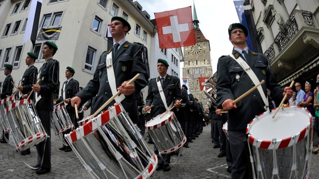 Militärmusik mit Tambouren Militärmusik mit Tambouren