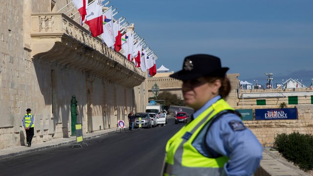 Am Flüchtlingsgipfel in Malta treffen sich Vertreter von rund 70 europäischen und afrikanischen Staaten. Am Flüchtlingsgipfel in Malta treffen sich Vertreter von rund 70 europäischen und afrikanischen Staaten.