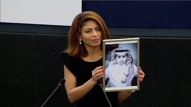 Badawis Ehefrau Ensaf Haidar lebt als politischer Flüchtling in Kanada. Badawis Ehefrau Ensaf Haidar lebt als politischer Flüchtling in Kanada.