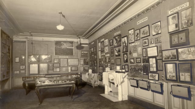 Blick in eine Ausstellung. Blick in eine Ausstellung.