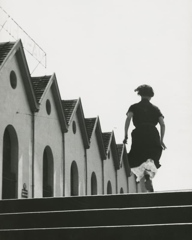 Laufmädchen in der Maschinenfabrik Oerlikon, 1934. Laufmädchen in der Maschinenfabrik Oerlikon, 1934.