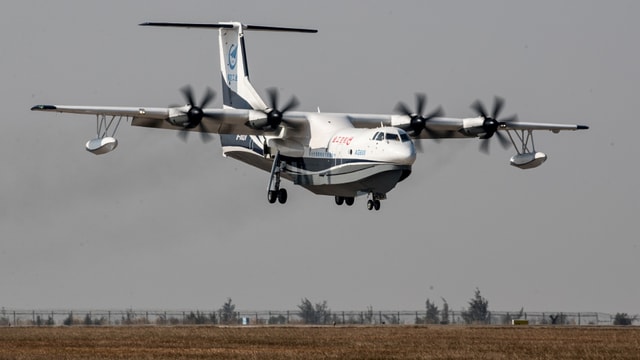 Flugzeug bei der Landung. Flugzeug bei der Landung.