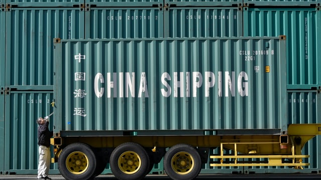 Ein Container mit der Aufschrift «China Shipping» Ein Container mit der Aufschrift «China Shipping»