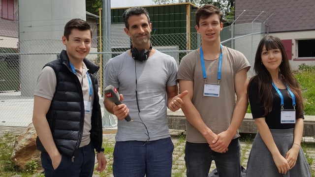 Radiointerview mit drei Jugendlichen Radiointerview mit drei Jugendlichen