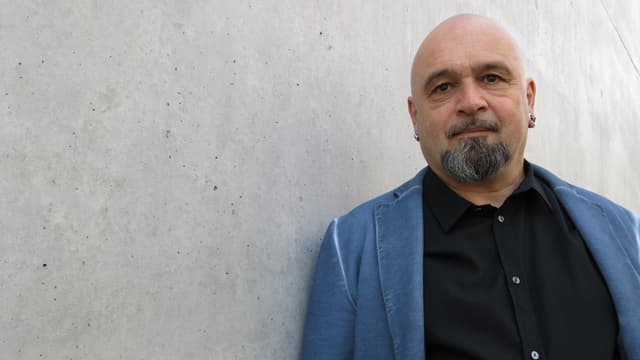 Carl Müller von der Stiftung für Suchtberatung, Contact. Carl Müller von der Stiftung für Suchtberatung, Contact.