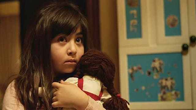 «Under the Shadow»: Alleinerziehende Mutter im Irak-Iran Krieg 1988. «Under the Shadow»: Alleinerziehende Mutter im Irak-Iran Krieg 1988.