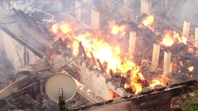 Flammen in Ruine Flammen in Ruine