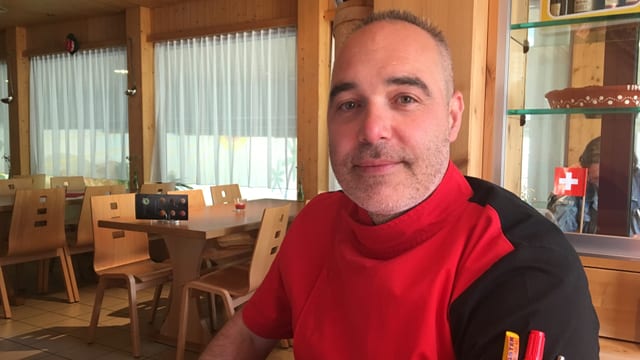 Cesar Costa da Portugal è menader da la ustaria Bogn Sedrun Cesar Costa da Portugal è menader da la ustaria Bogn Sedrun