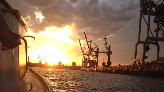 Sonnenuntergang im Hafen Hamburg Sonnenuntergang im Hafen Hamburg