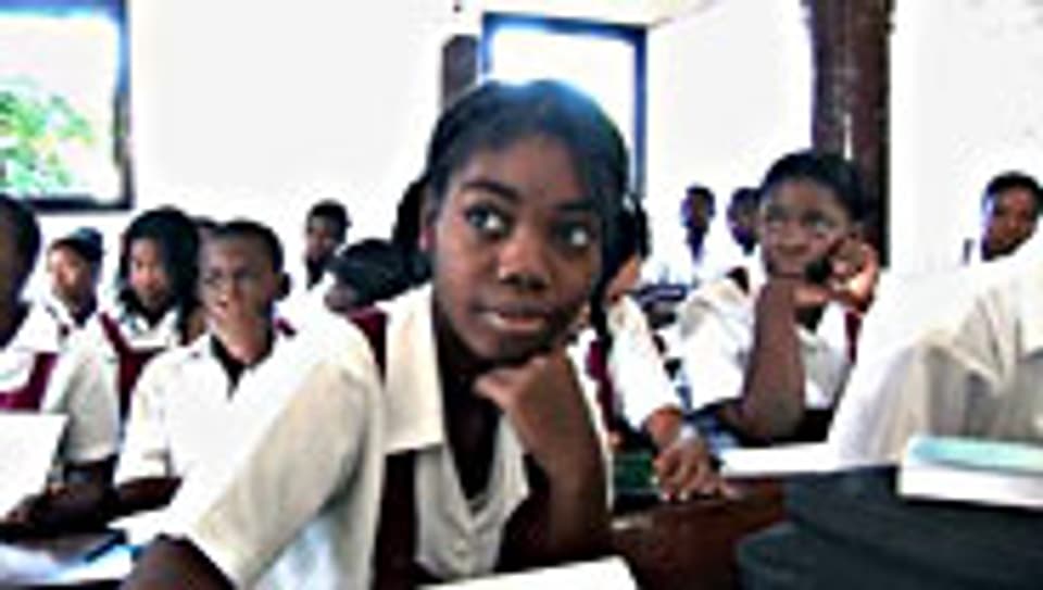 Die 16-jährige Ma-Edens im Collège Suisse in Jacmel/Haïti.