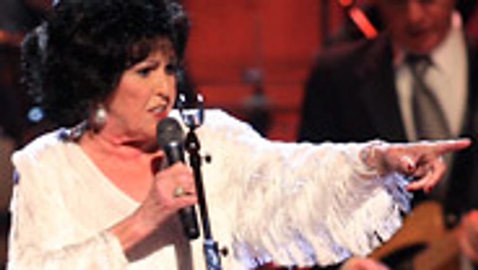 Wanda Jackson im April 2009 in der Rock and Roll Hall of Fame.