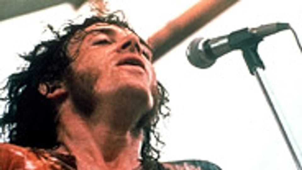 Joe Cocker bei seinem Auftritt beim legendären Woodstock Musikfestival im August 1969.
