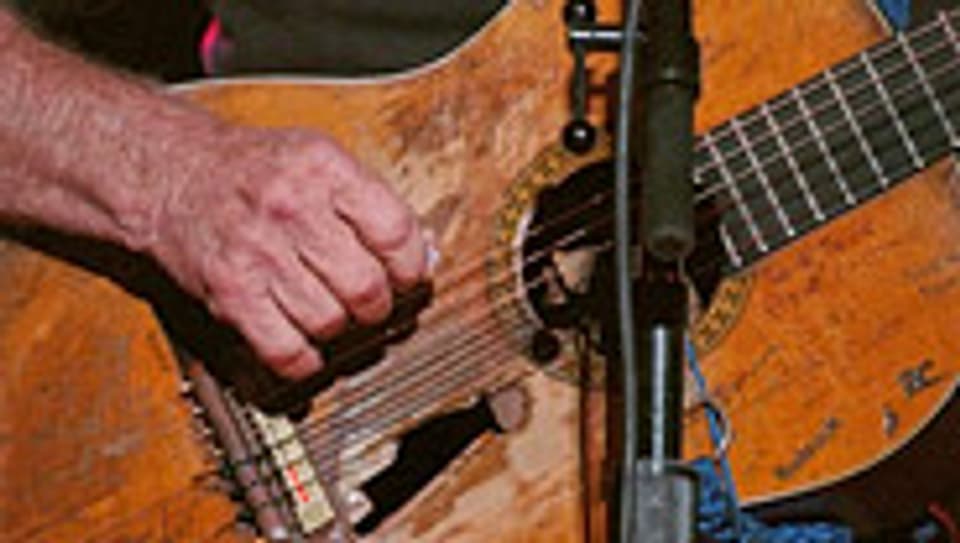 John Anderson besingt «Willie‘s Guitar».