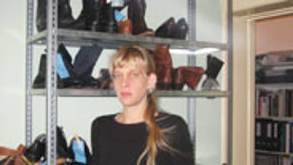 Eva Kirchhofer in ihrer Schuhmacherei