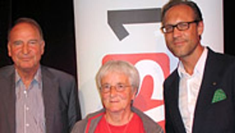Christian Zeugin (r.) mit Verena Kundert und Peter Arbenz.