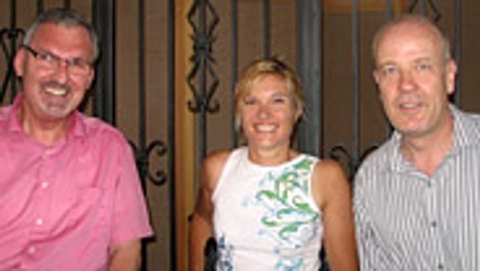 Daniel Hitzig (r.) mit Ursula Schwaller und Mario Slongo.