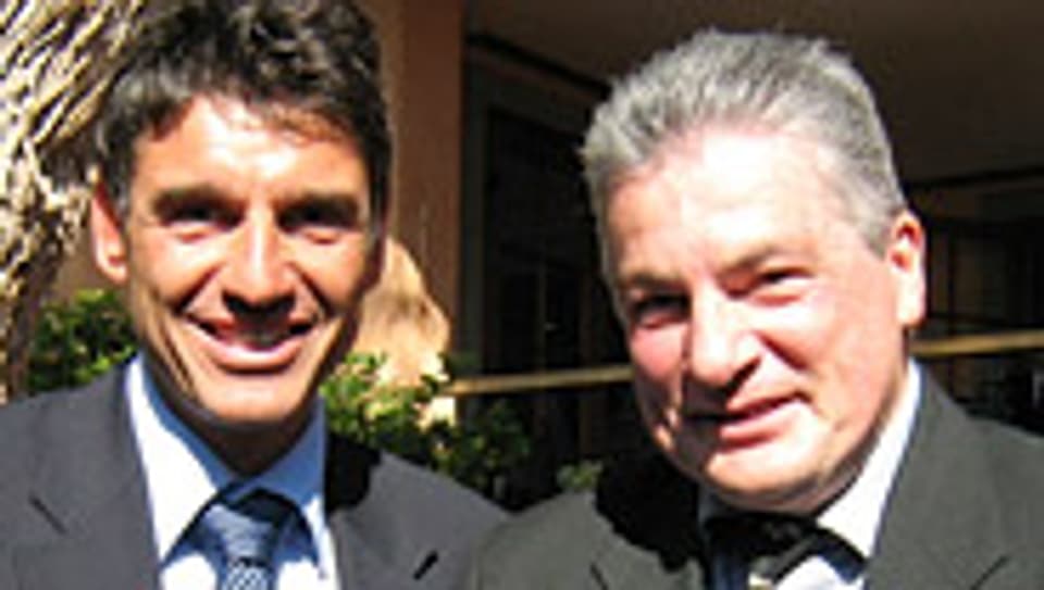 Mario Valli (r.) mit Schiedsrichter Massimo Busacca.