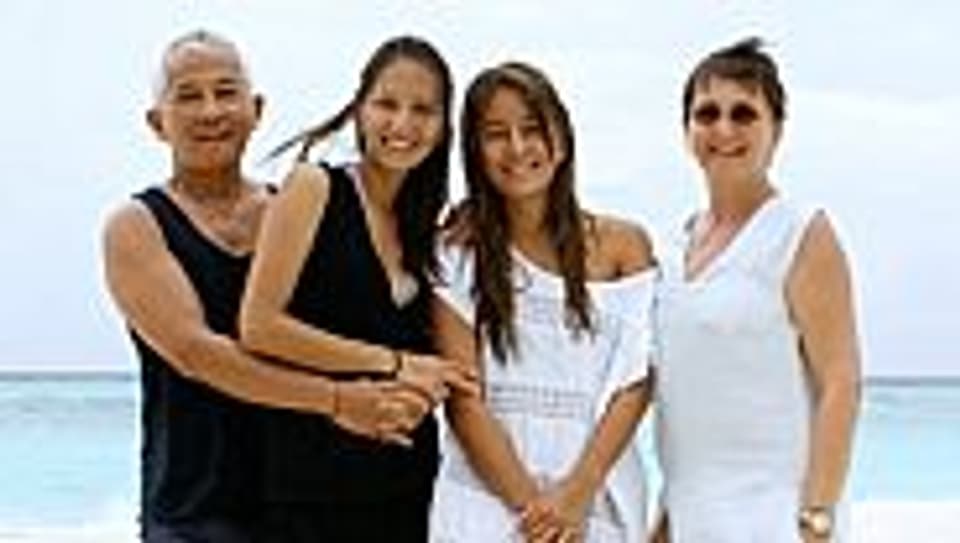 Karin Vo Van und ihr Mann geniessen das Zusammensein mit ihren Töchtern