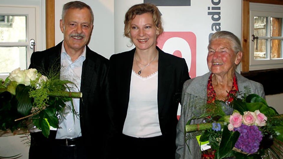 Brillenglas-Fabrikant Peter Müller, Gastgeberin Karin Frei und die ehemalige Hauspflegerin Paula Gnädinger.