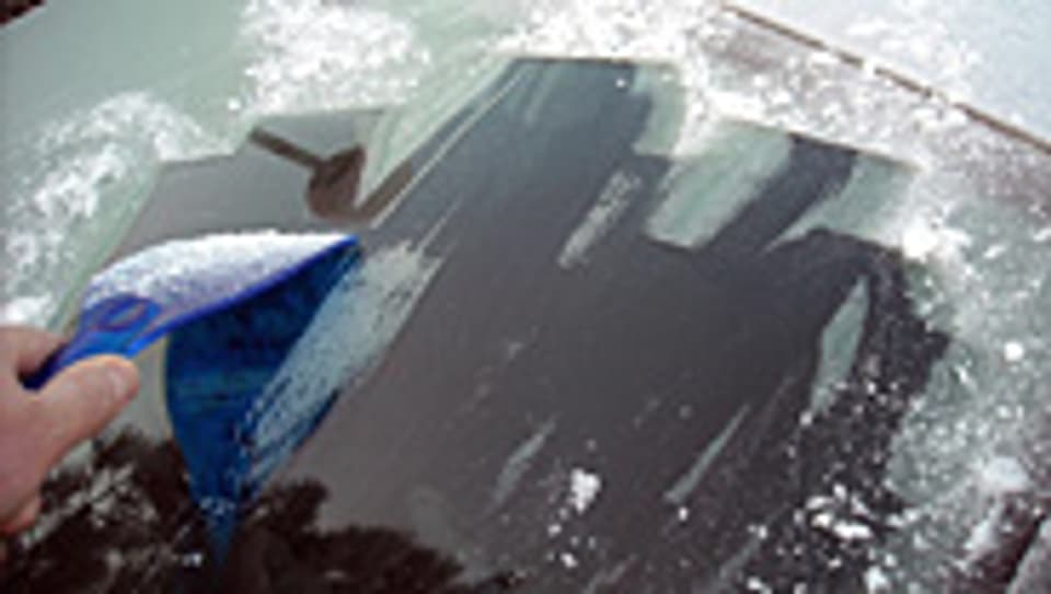 Autoscheibe in 5 Sekunden von Eis entfernen Autoscheibe enteisen