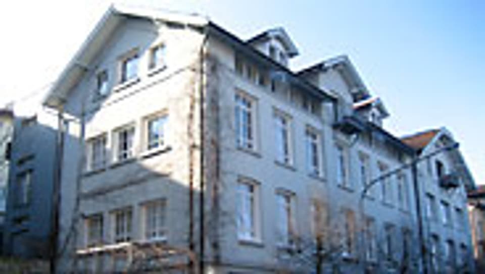 Früher eine Stickerei, heute ein Wohnhaus mit 17 Kleinlofts: Die «Wohnfabrik Solinsieme» in der Stadt St. Gallen.