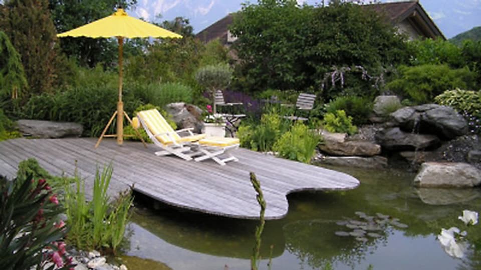 Naturstein und Holz im Garten - Ratgeber - SRF