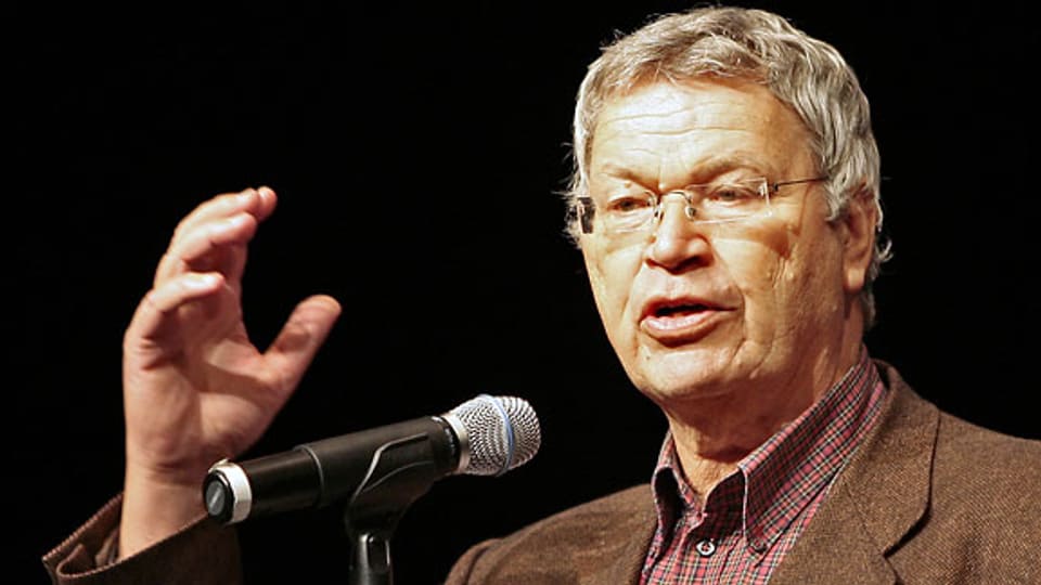 Gerhard Polt wird 2007 im Volkstheater in München mit dem Karl-Valentin-Preis geehrt.