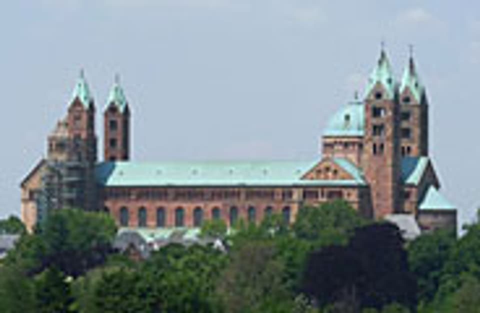 Der Kaiser- und Mariendom Dom zu Speyer ist auch eine Kathedrale, also ein Bischofssitz.