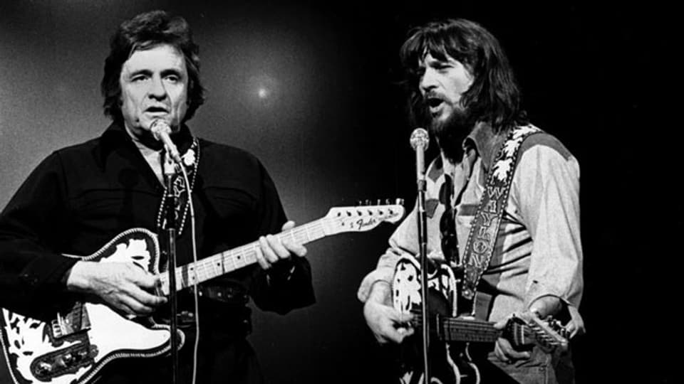 v.l.n.r. Johnny Cash und Waylon Jennings 1978 im Duett.