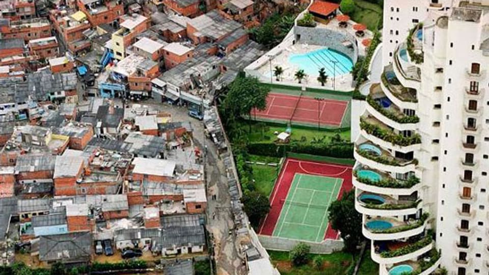 In São Paulo prallen die Welten von arm und reich aufeinander.