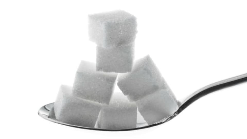 Vor allem der versteckte Zucker in Joghurts, fertigen Müeslimischungen, «zuckerfreien» Fruchtsäften und Süssgetränken ist hinterhältig.