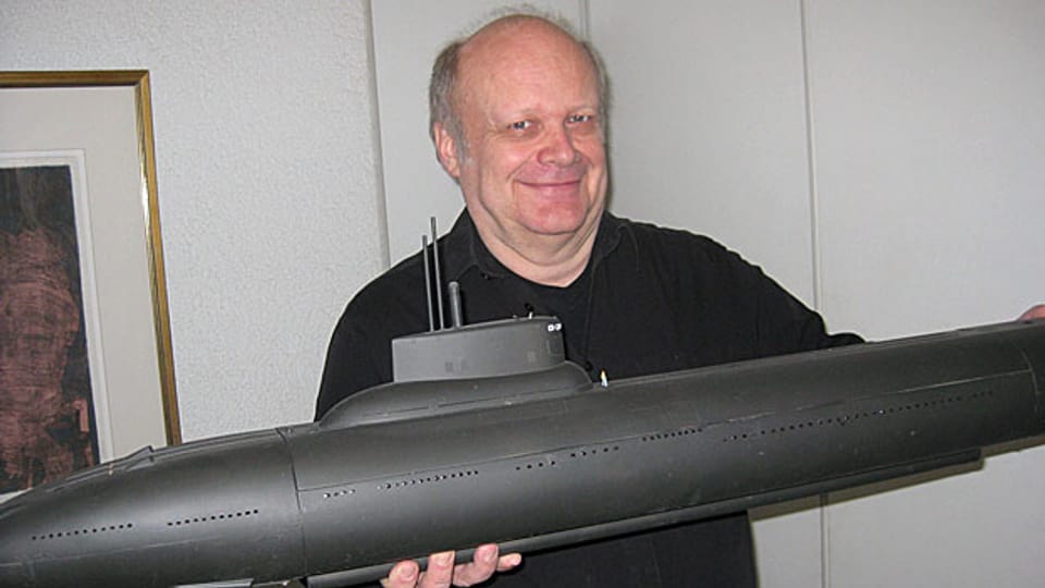 Christoph Schnell baut Modell-U-Boote.