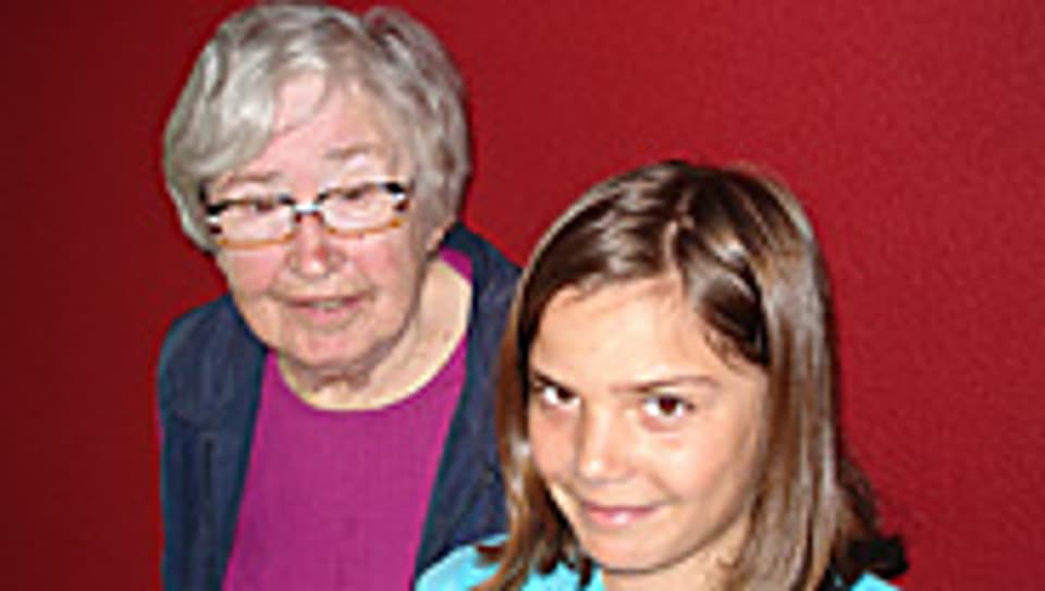 Heidi Moser mit ihrer Enkelin Rina