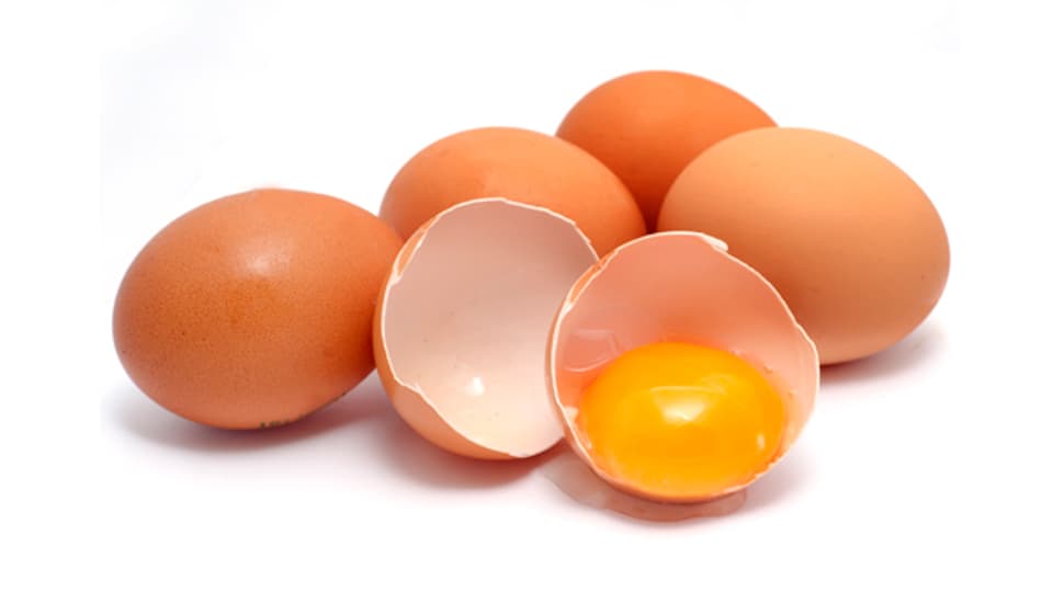 Rund um die Osterfeiertage verspeisen Herr und Frau Schweizer rund 50 Millionen Eier.