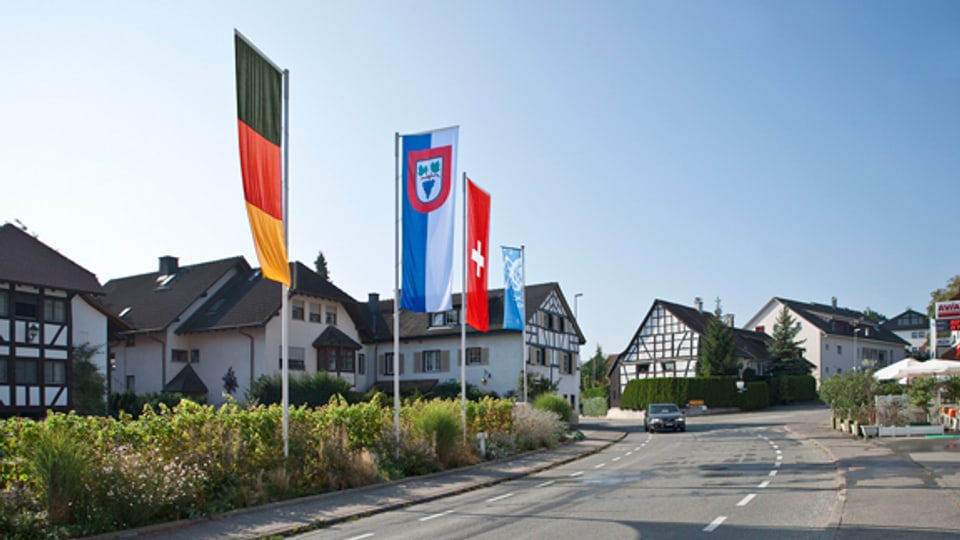 Umgeben von Zürich, Schaffhausen und Thurgau liegt die deutsche Enklave Büsingen.