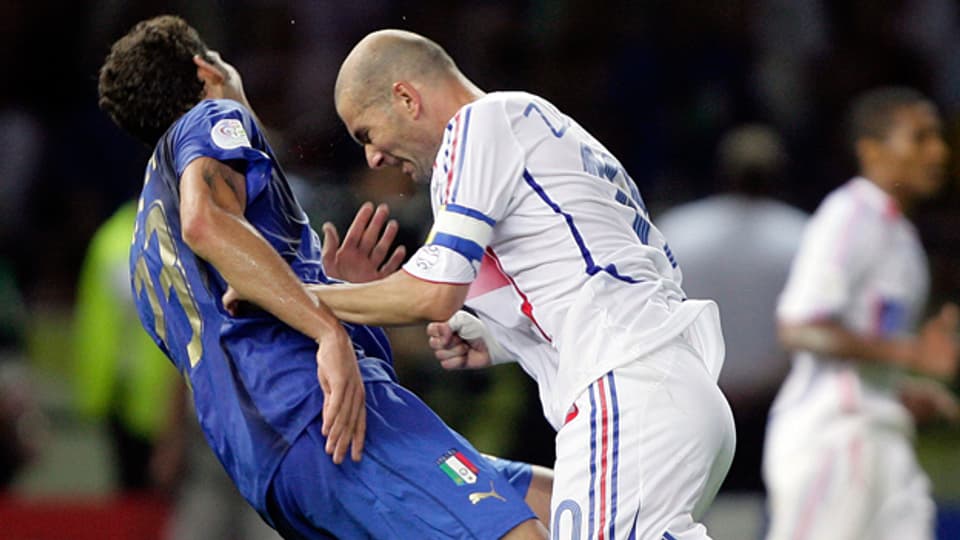 Materazzi fluchte, Zidane rastete aus. Die Szene der Fussball-WM 2006.
