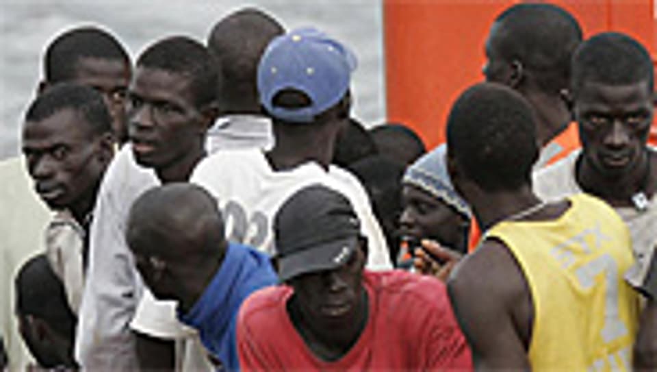Afrikanische Einwanderer hoffen auf ein besseres Leben in Europa