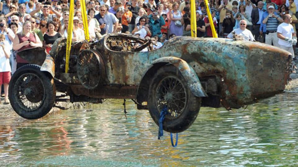 Der Bugatti Typ 22 Brescia wurde 2009 aus dem Largo Maggiore geborgen. Die Bergung des Oldtimers wurde von der Fondazione Damiano Tamagni organisiert.