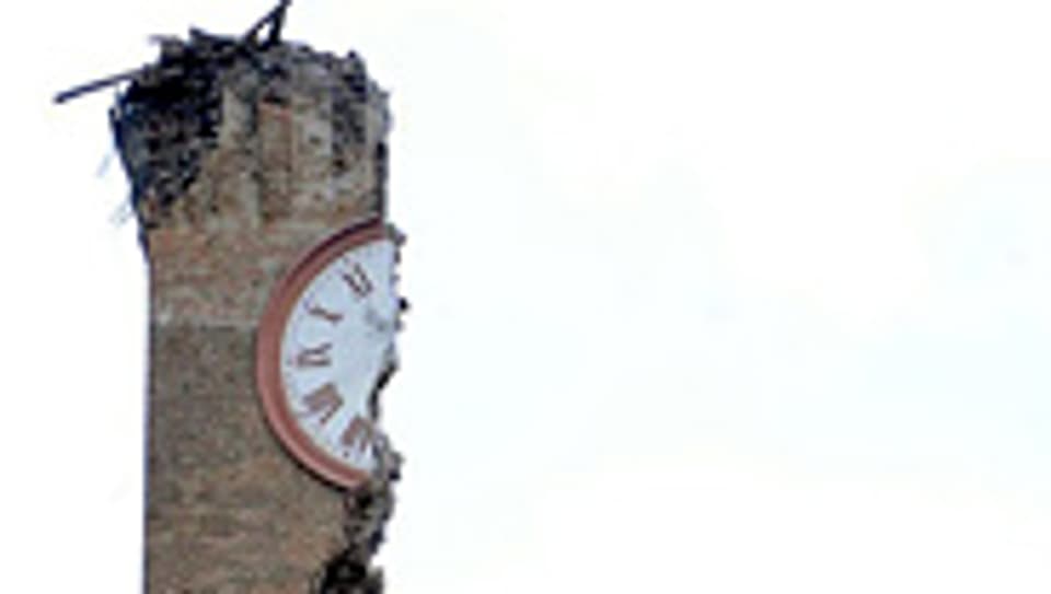 Erdbeben-Schaden in Finale Emilia: Uhrturm aus dem 16. Jahrhundert.