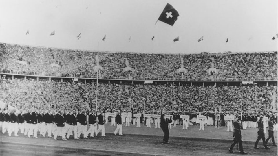 Franz Hug, der Olympiafähndler, 1936 in Berlin.
