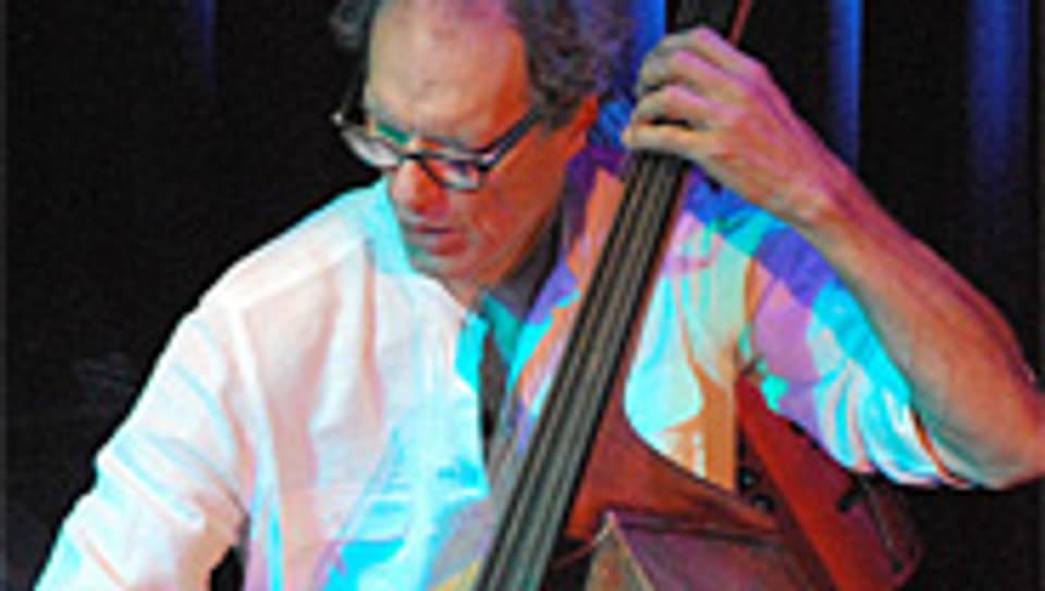 Glen Moore, Konzert mit Oregon, Treibhaus Innsbruck 2010.