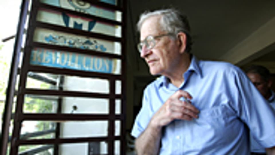 Noam Chomsky in Havanna, 2003.