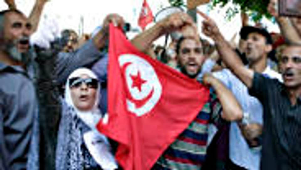 Noch ist nicht alles im Griff: Tunesier demonstrieren gegen Korruption beim Staat.