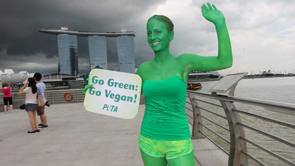 «Go vegan»: Ein Mitglied der Tierschutzorganisation «Peta?» bei einer Veranstaltung in Singapur.