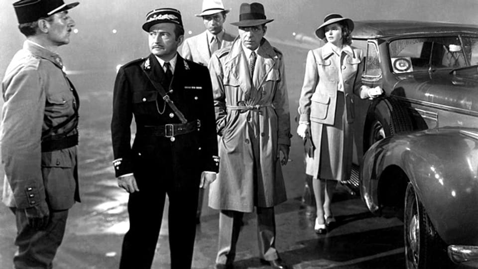 Ingrid Bergman (rechts) und Humphrey Bogart (vierter von links) im Klassiker «Casablanca».