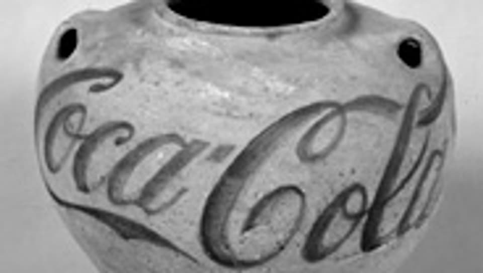 Han Dynasty Urn with Coca-Cola Logo von Ai Weiwei, 1994