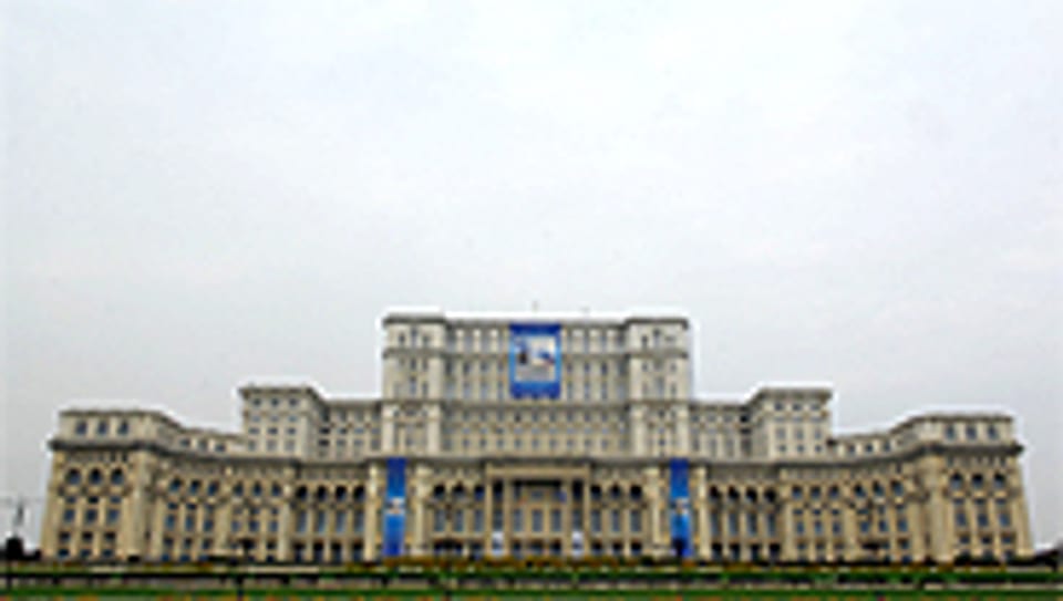 5100 Räume, eine Million Kubikmeter Marmor: Der Parlamentspalast, der Nicolae Ceausescu in Bukarest errichten liess, ist eines der grössten Gebäude der Welt.