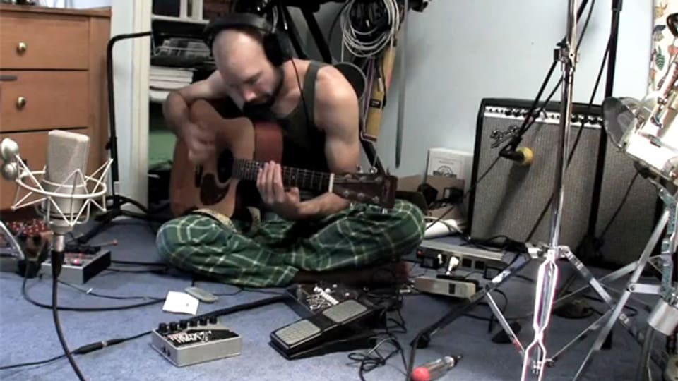 Multi-Instrumentalist, Universalkünstler: Jack Conte im Video Song «Gulf».