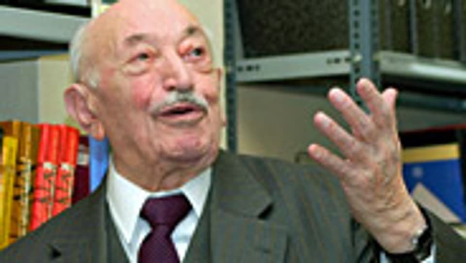 Simon Wiesenthal in einer Aufnahme von 2002.